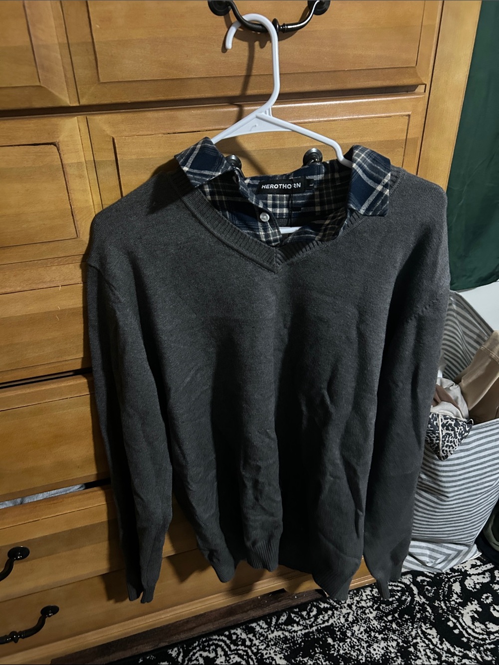 HeroThorn Men's Charcoal V-Neck Sweater